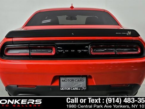 Used 2022 Dodge Challenger R/T Scat Pack RWD image 4