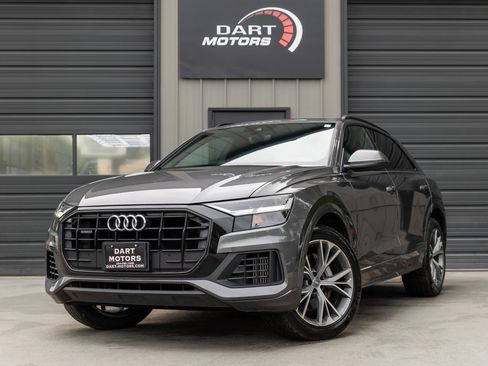 Used 2020 Audi Q8 Premium w/ Black Optic Package AWD/4WD image 3