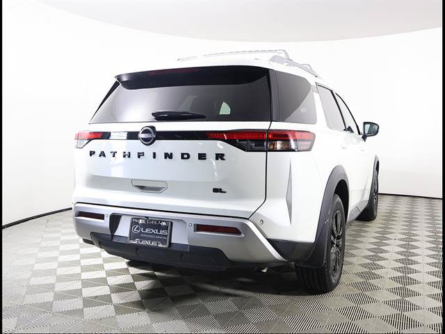Used 2023 Nissan Pathfinder SL FWD image 5