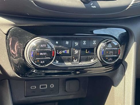 Used 2023 Buick Encore GX Select FWD image 23