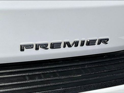 Used 2022 Chevrolet Tahoe Premier AWD/4WD image 26