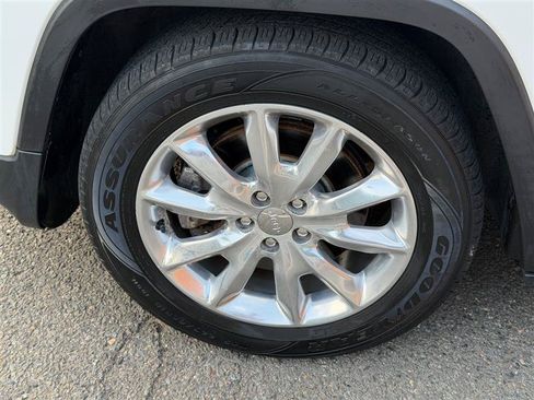 Used 2016 Jeep Cherokee Limited FWD image 17
