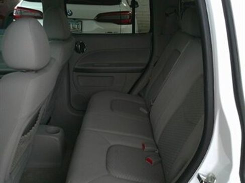 Used 2006 Chevrolet HHR LT image 22