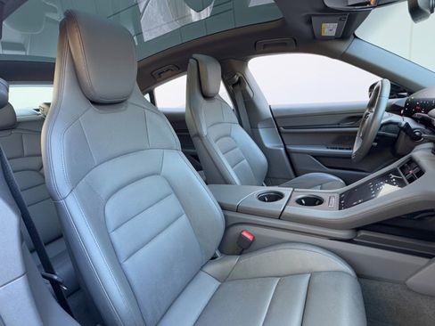 Used 2020 Porsche Taycan 4S image 38