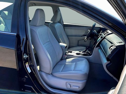 Used 2017 Toyota Camry LE image 7