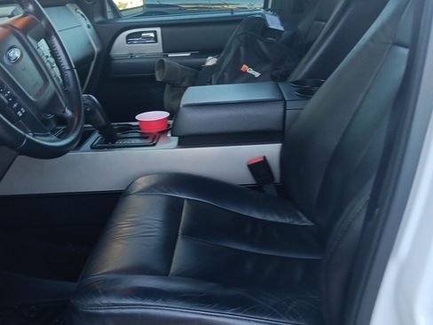 Certified 2017 Ford Expedition XLT w/ Equipment Group 201A image 3