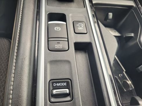 Used 2022 Nissan Pathfinder S image 24