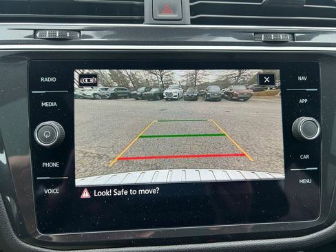 Certified 2024 Volkswagen Tiguan SEL R-Line image 19