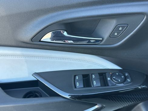 Used 2024 Chevrolet Trax LT image 12