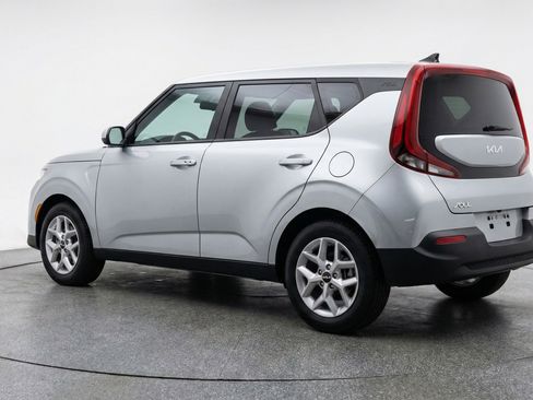 Used 2025 Kia Soul LX w/ LX Technology Package image 6