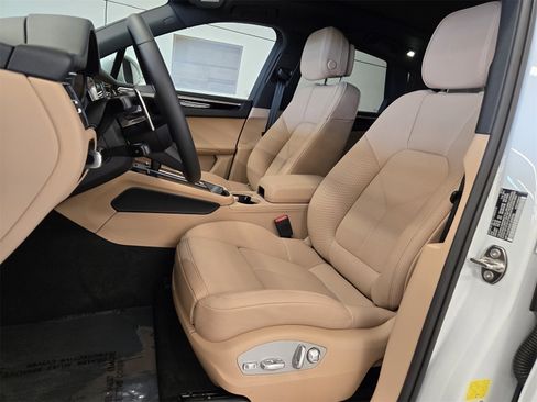 Used 2025 Porsche Macan image 5