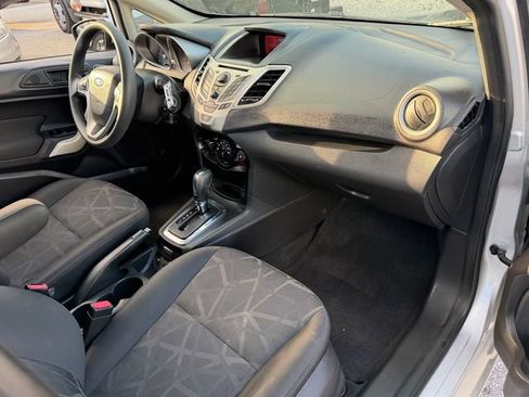 Used 2013 Ford Fiesta SE FWD image 11
