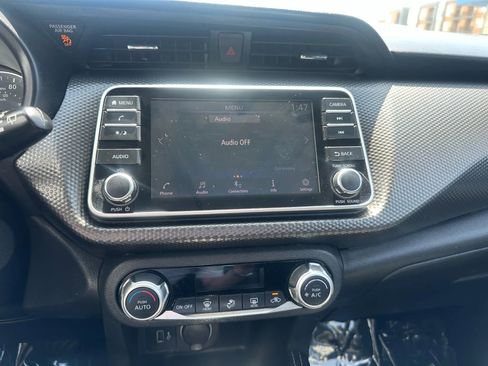 Used 2020 Nissan Kicks SV image 15