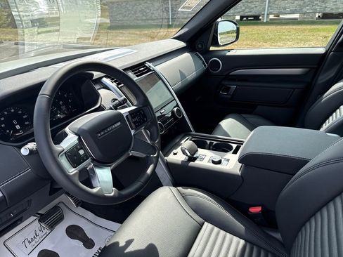 Certified 2025 Land Rover Discovery Dynamic SE AWD/4WD image 14