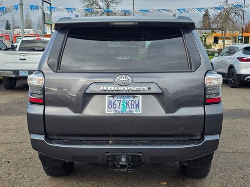 Used 2015 Toyota 4Runner SR5 image 4