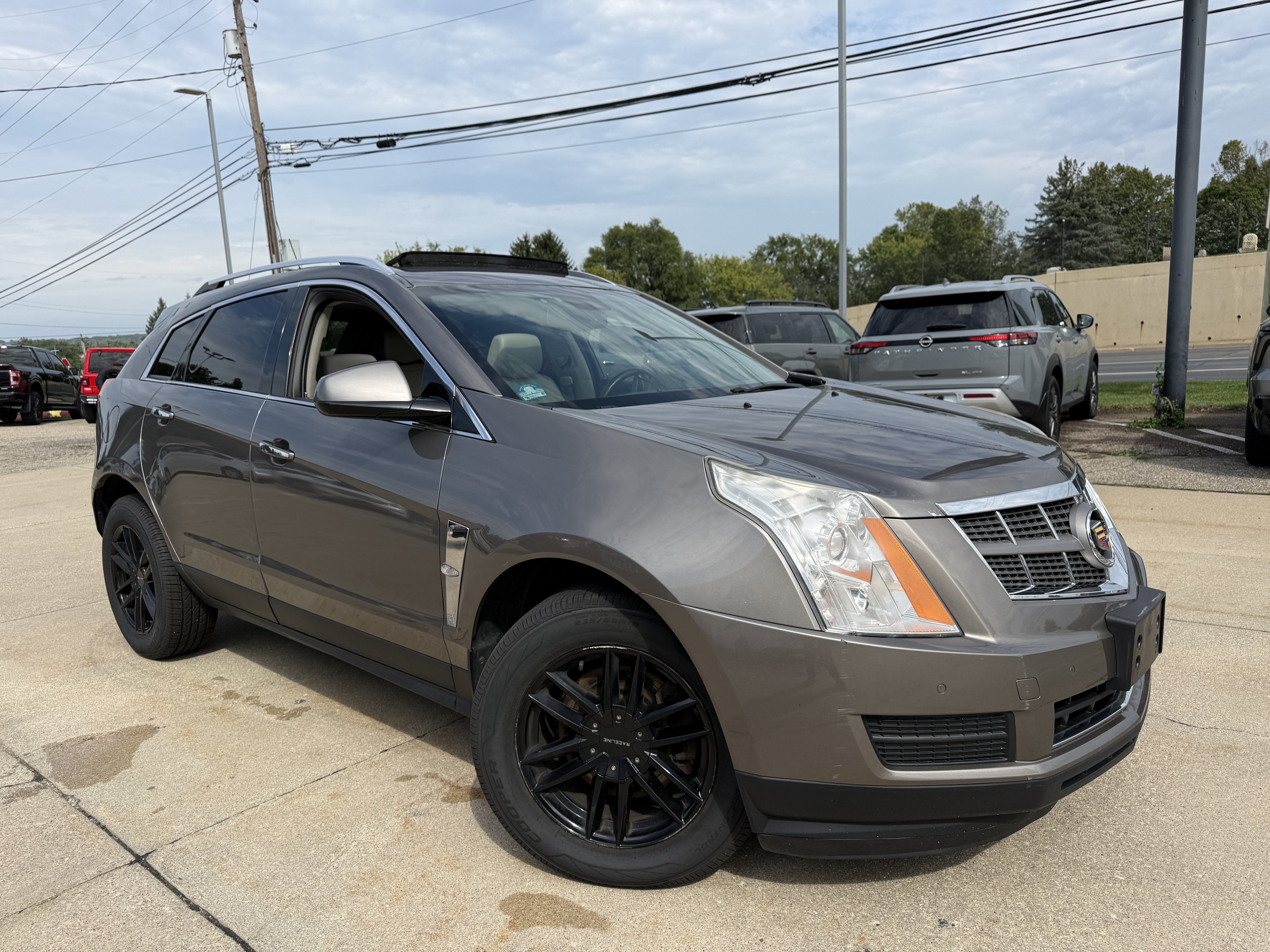 Used 2011 Cadillac SRX Luxury FWD image 6