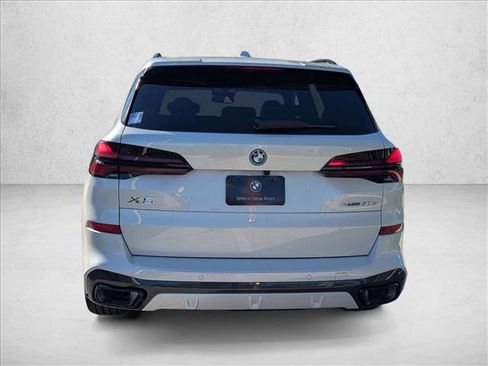 New 2026 BMW X5 xDrive50e image 7