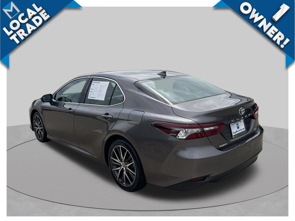 Used 2021 Toyota Camry XLE FWD image 7