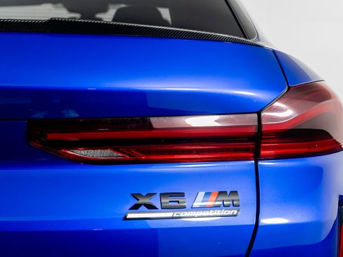 Used 2024 BMW X6 M Competition image 9