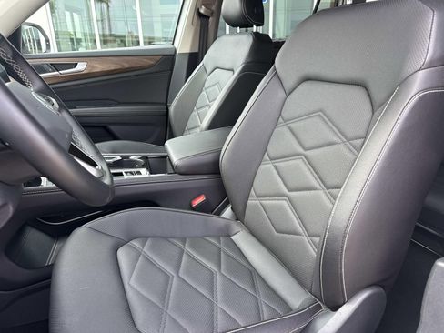 Used 2025 Volkswagen Atlas SE FWD image 15