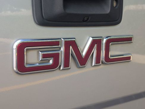 Used 2018 GMC Sierra 1500 SLT AWD/4WD image 6