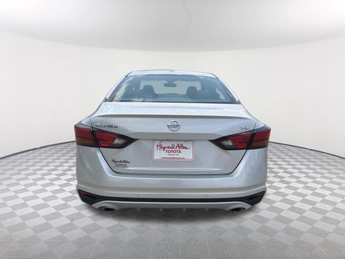Used 2019 Nissan Altima 2.5 SL FWD image 16