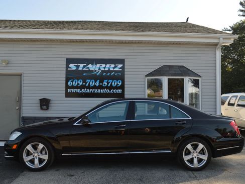 Used 2010 Mercedes-Benz S 550 S 550 4MATIC Sedan 4D image 2