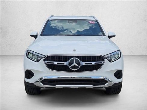 Used 2026 Mercedes-Benz GLC 300 image 2