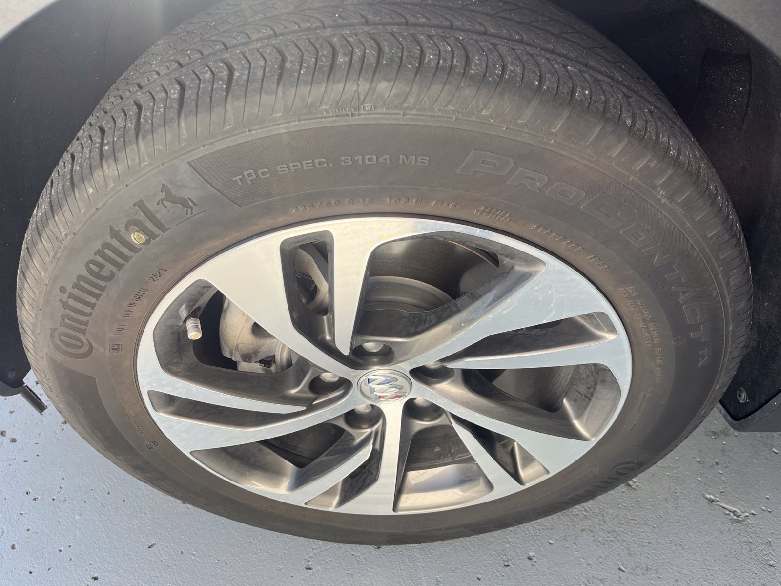 Used 2023 Buick Envision Essence AWD/4WD image 9
