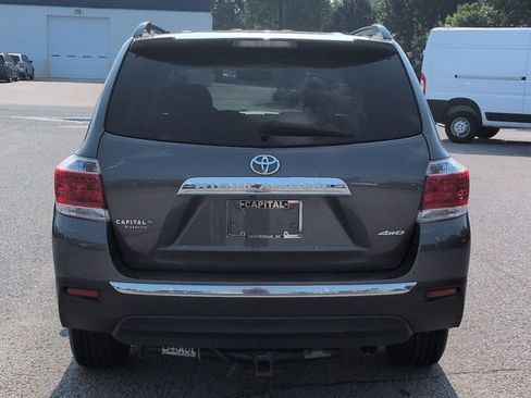 Used 2013 Toyota Highlander SE AWD/4WD image 4