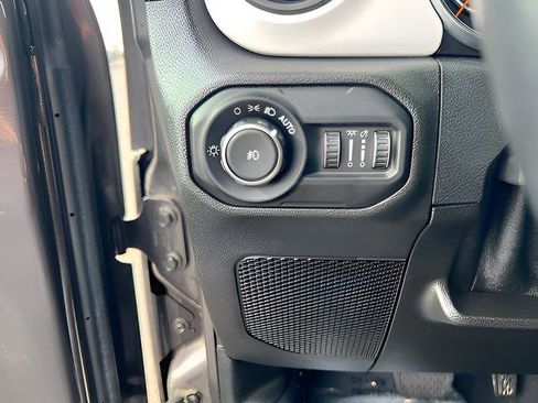 Used 2021 Jeep Wrangler Sport image 24