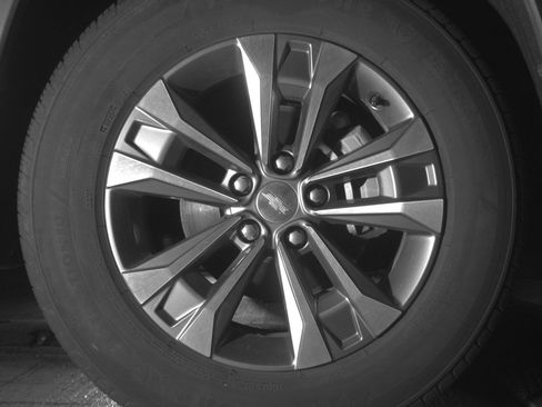 Used 2025 Chevrolet Equinox LT FWD image 13
