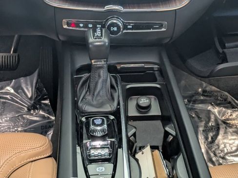 Used 2020 Volvo XC60 T5 Inscription image 16