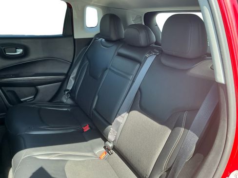 Used 2018 Jeep Compass Latitude w/ Popular Equipment Group AWD/4WD image 13