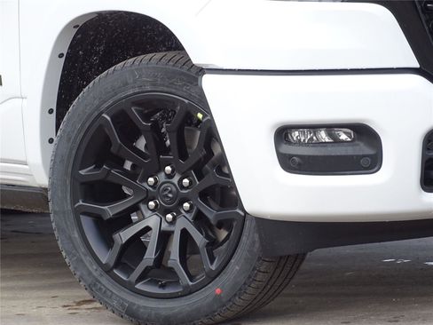 Used 2025 RAM 1500 Limited image 3