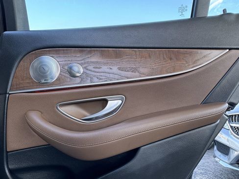 Used 2017 Mercedes-Benz E 300 image 26