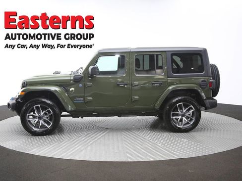 Used 2024 Jeep Wrangler Unlimited AWD/4WD image 59