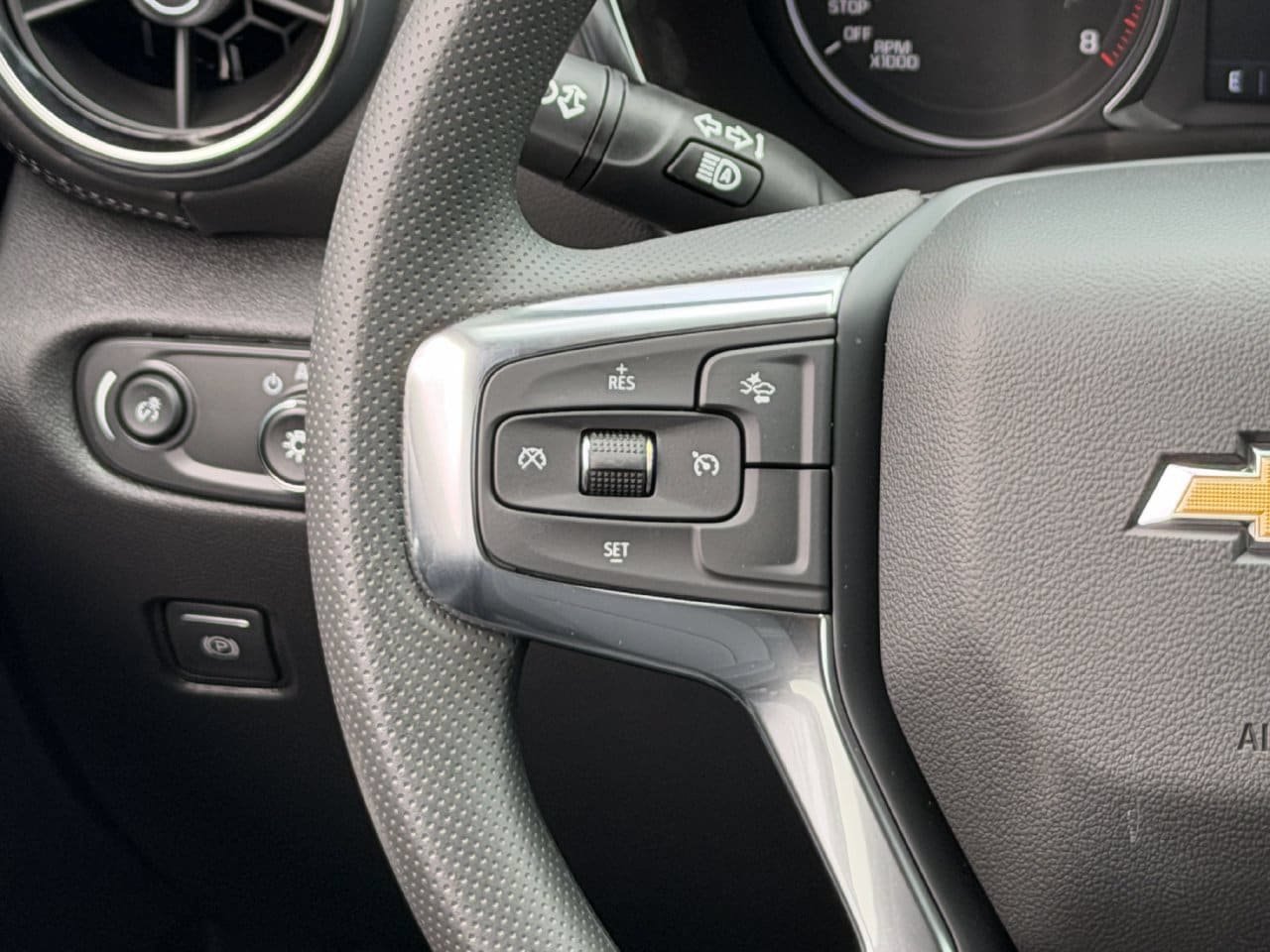New 2026 Chevrolet Blazer LT w/ Convenience Package FWD image 13