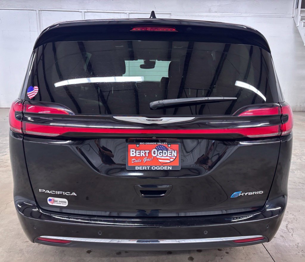 Used 2024 Chrysler Pacifica Limited FWD image 5