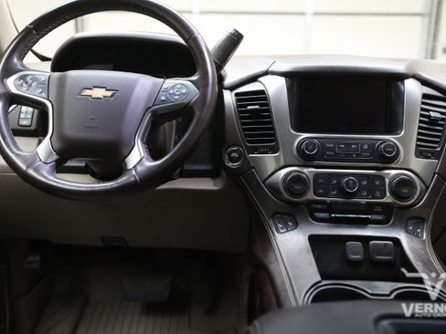 Used 2019 Chevrolet Suburban LT AWD/4WD image 21
