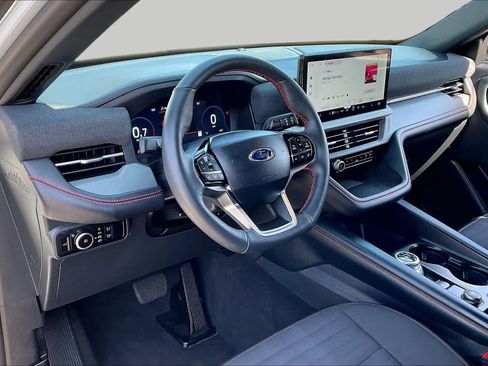 Used 2026 Ford Explorer ST-Line w/ ST-Line Street Pack RWD image 16