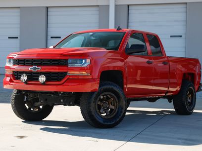 Used 2019 Chevrolet Silverado 1500 Custom w/ Custom Convenience Package