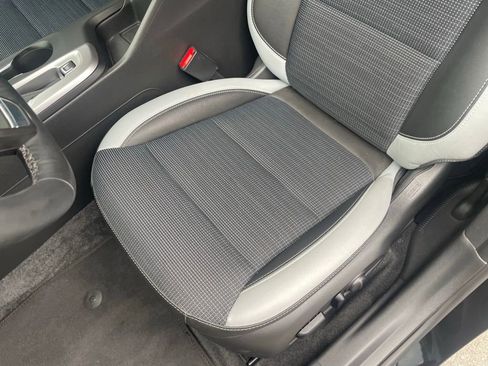 Used 2025 Buick Envista Preferred w/ Convenience I Package FWD image 23