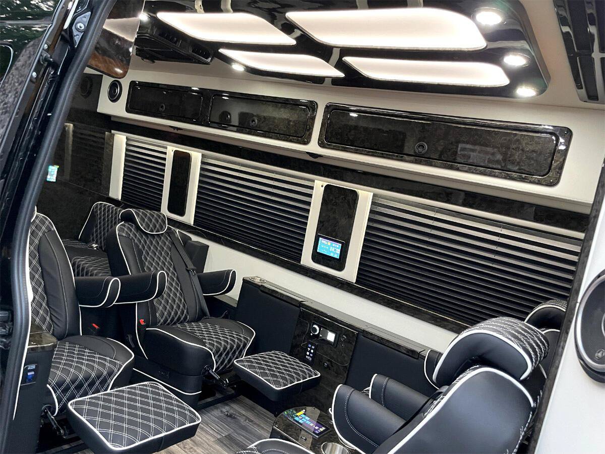 Used 2022 Mercedes-Benz Sprinter 3500 image 32