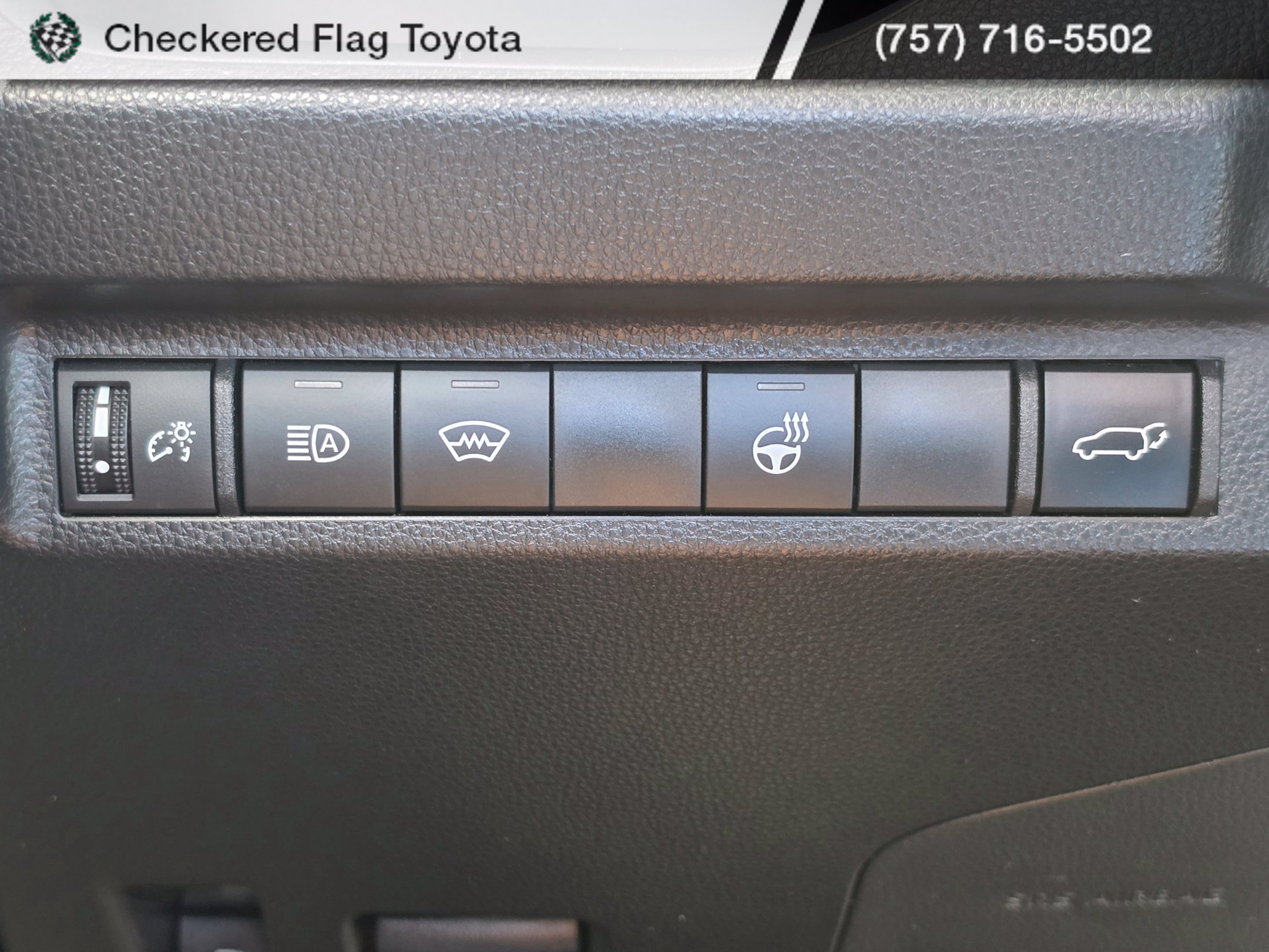 Used 2024 Toyota RAV4 SE w/ Weather & Moonroof Package AWD/4WD image 19