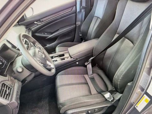Used 2019 Honda Accord EX image 3