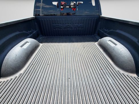 Used 2025 RAM 1500 Big Horn AWD/4WD image 13