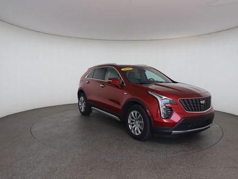 Used 2021 Cadillac XT4 Premium Luxury w/ Cold Weather Package AWD/4WD image 28