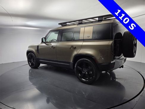 Used 2022 Land Rover Defender 110 S image 7