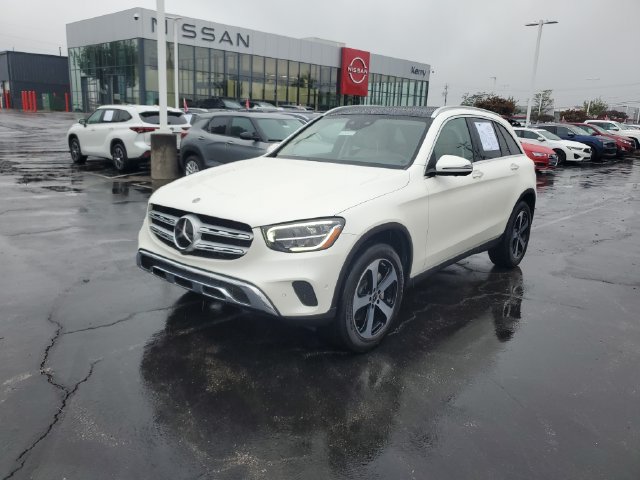 Used 2021 Mercedes-Benz GLC 300 4MATIC image 2